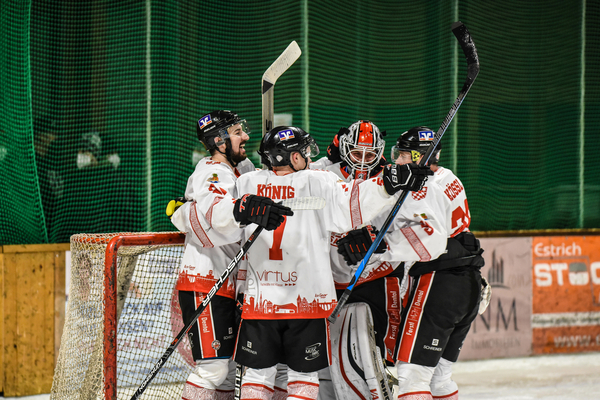 ESV Waldkirchen vs. EV Dingolfing, Eishockey, Landesliga Bayern, 2021 2022, Aufstiegsrunde Bayernliga 4.Spieltag, 06.02.2022. Eishockey, Landesliga Bayern, Sport.